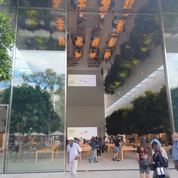 The Grove - Apple store. Huge - Shopping Centers Near Me - Los Angeles, California The Grove - Apple store. Huge - Shopping Centers Near Me - Los Angeles, California