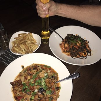 Yard House - Bars Near Me - Long Beach, California