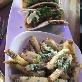 Yard House - Vampire tacos and truffle fries - New American Near Me - Orlando, Florida