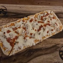 MKT Distillery - Truffle Buffalo Flatbread
