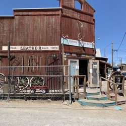 Dakota Leather & Gifts - Outside