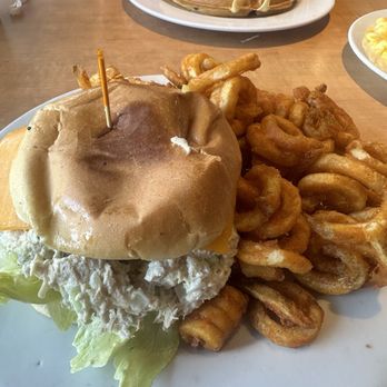 ButtercuP - Cali tuna with curly fries - Breakfast & Brunch Near Me - Oakland, California