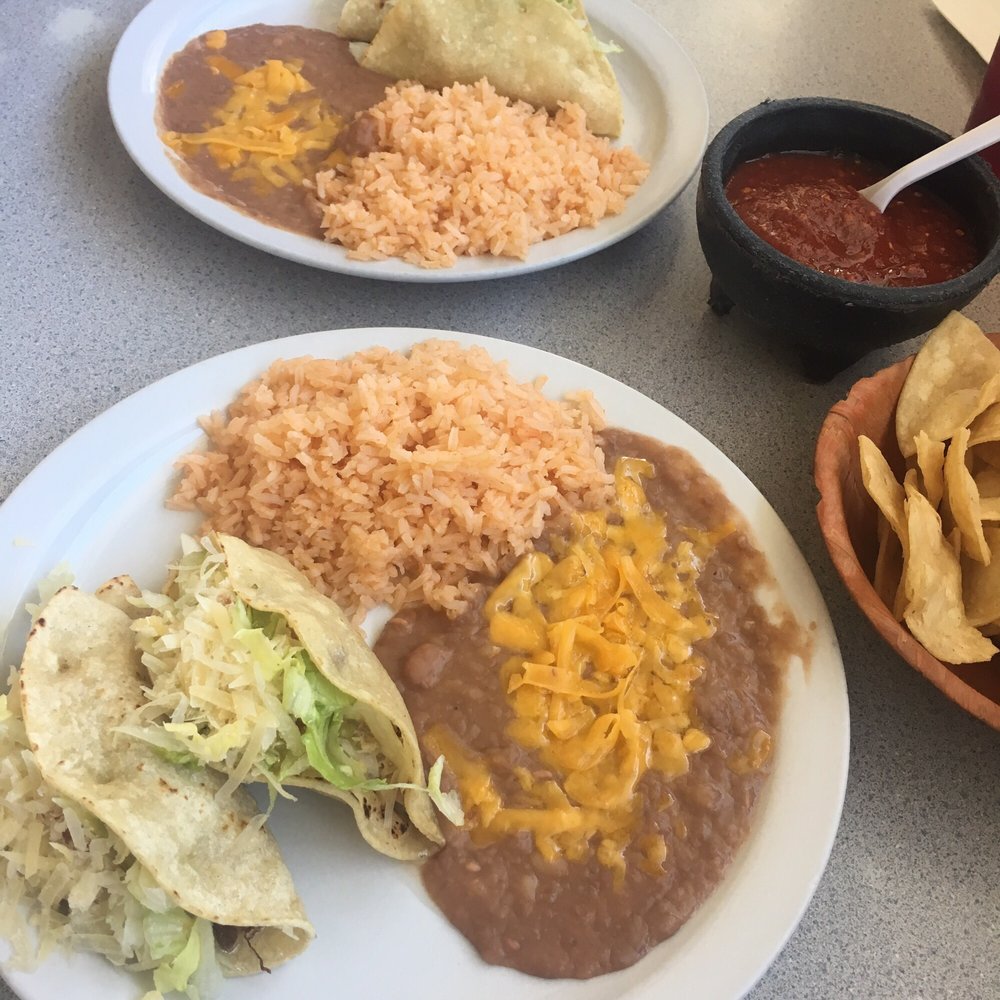 Firebaugh Restaurant - shredded chicken and beef tacos w/ beans & rice - Mexican Near Me - Firebaugh, California
