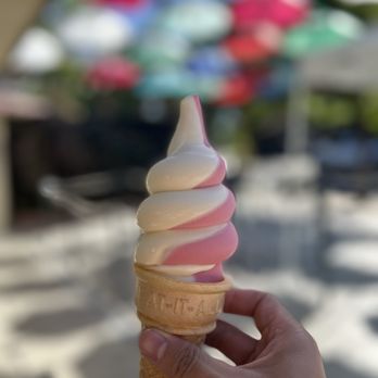 Meadowlark Dairy - Ice Cream & Frozen Yogurt Near Me - Pleasanton, California
