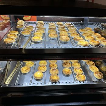 Chubby Cattle - Egg Custard Tarts (now they put Wagyu Beef Sliders on the bottom rack) - Barbeque Near Me - Pleasanton, California