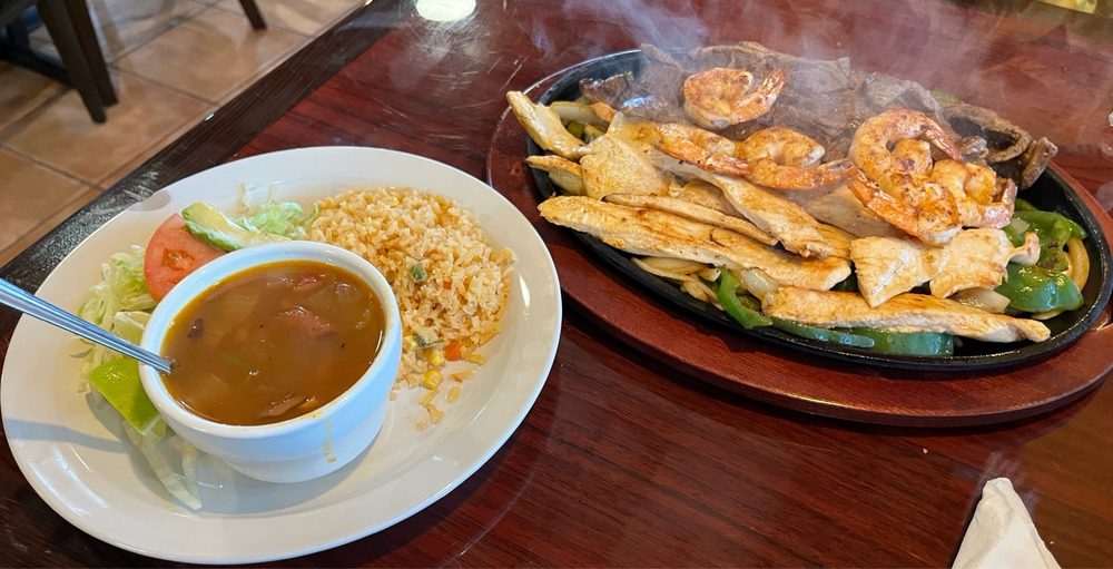 Mi Pueblito Bar N Grill