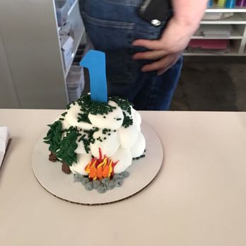 Sweet Themes Bakery - Logan's smash cake - Bakeries Near Me - Kent, Washington Sweet Themes Bakery - Logan's smash cake - Bakeries Near Me - Kent, Washington
