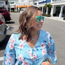 Cutting Loose Salon - Cut, color and tinsel