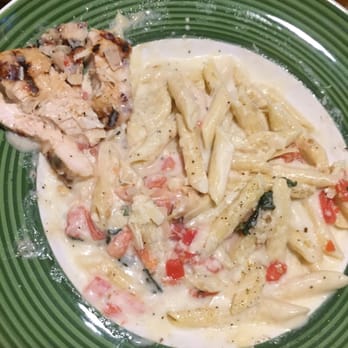 Applebee's Grill + Bar - Standard amount of chicken for the three cheese penne pasta? Stop being cheap! - American Near Me - Pinole, California