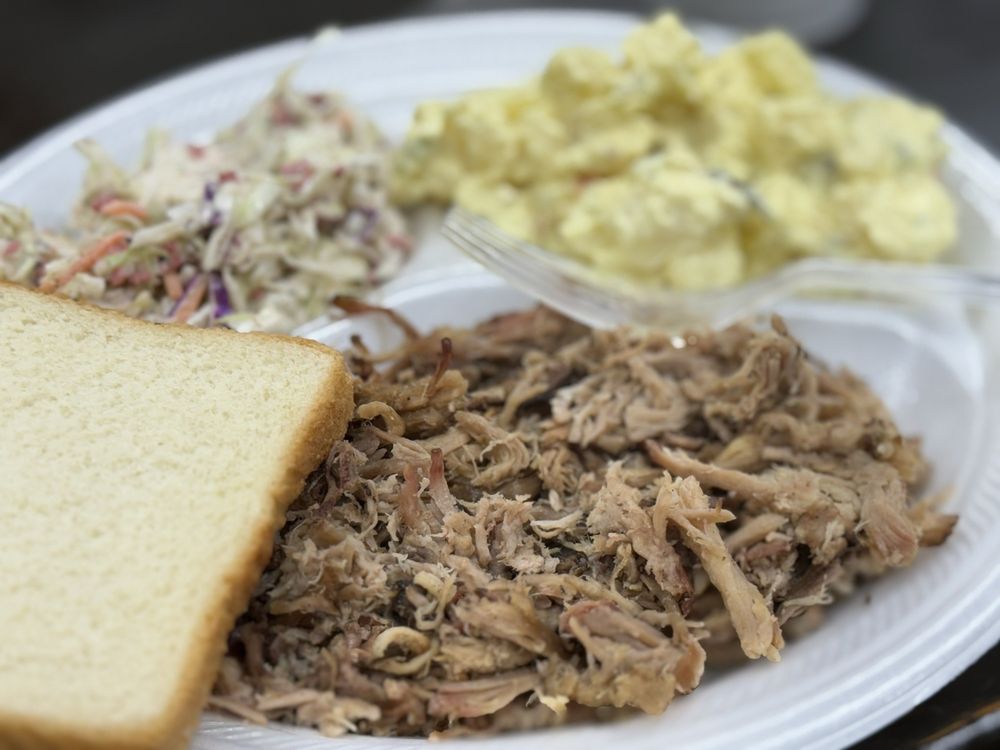 Robertson BBQ Logo