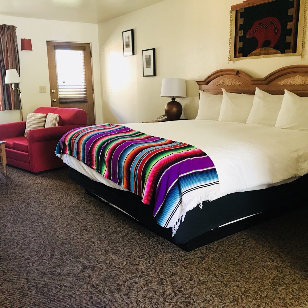 El Pueblo Lodge - Giant king suite... - Hotels Near Me - Taos, New Mexico