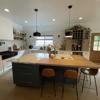 LA Home Contractor - more views of the kitchen - General Contractors Near Me - Malibu, California