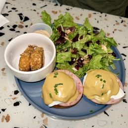 Eggs Benny
