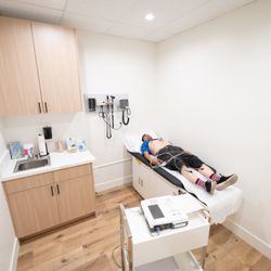 Sun Vida Medical Clinic - Electrocardiogram (ECG) testing for one of our patients!