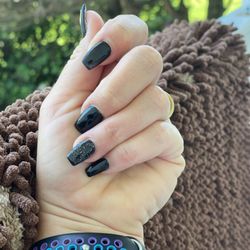 Today Nails & Spa - Like a Monet, looks good from far away.