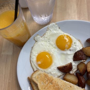 Boulevard Bistro - Eggs, potatoes, and toast - Breakfast & Brunch Near Me - Chicago, Illinois Boulevard Bistro - Eggs, potatoes, and toast - Breakfast & Brunch Near Me - Chicago, Illinois