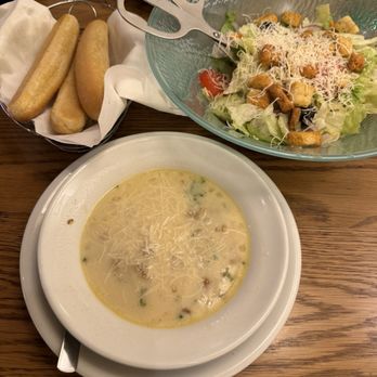 Olive Garden Italian Restaurant - Salad, breadsticks, zuppa toscana - Italian Near Me - Milpitas, California Olive Garden Italian Restaurant - Salad, breadsticks, zuppa toscana - Italian Near Me - Milpitas, California