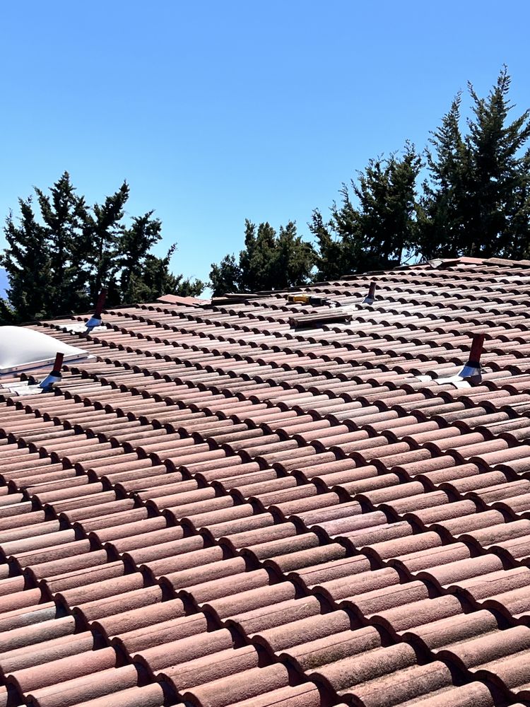 Slide of Zenith Roofers