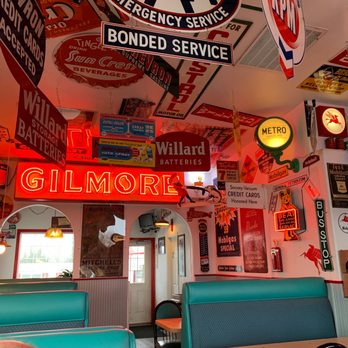 Red Horse Diner - Seating area - Burgers Near Me - Ellensburg, Washington Red Horse Diner - Seating area - Burgers Near Me - Ellensburg, Washington