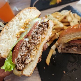 BEEF N’ BUNS - Updated December 2024 - 166 Photos & 77 Reviews - 12200