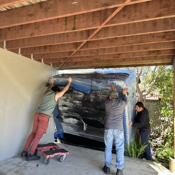 Superman Moving - Tight squeeze. - Movers Near Me - San Francisco, California Superman Moving - Tight squeeze. - Movers Near Me - San Francisco, California