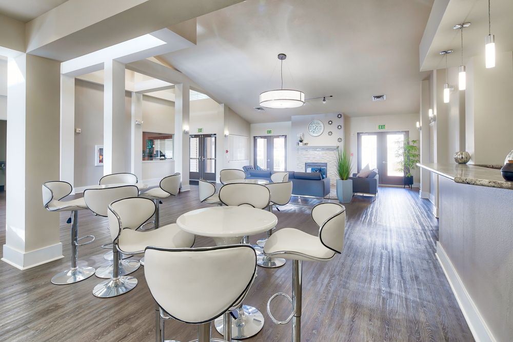 BROADMOOR APARTMENTS Updated October 2024 35 Photos & 16 Reviews 10305 Chapel Hill Blvd