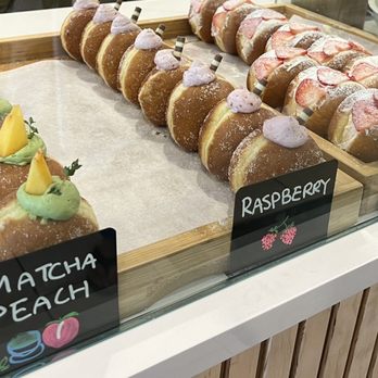 Dear Donuts - Donuts Near Me - St. Charles, Illinois