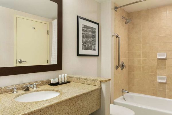 Embassy Suites by Hilton Boston at Logan Airport by null