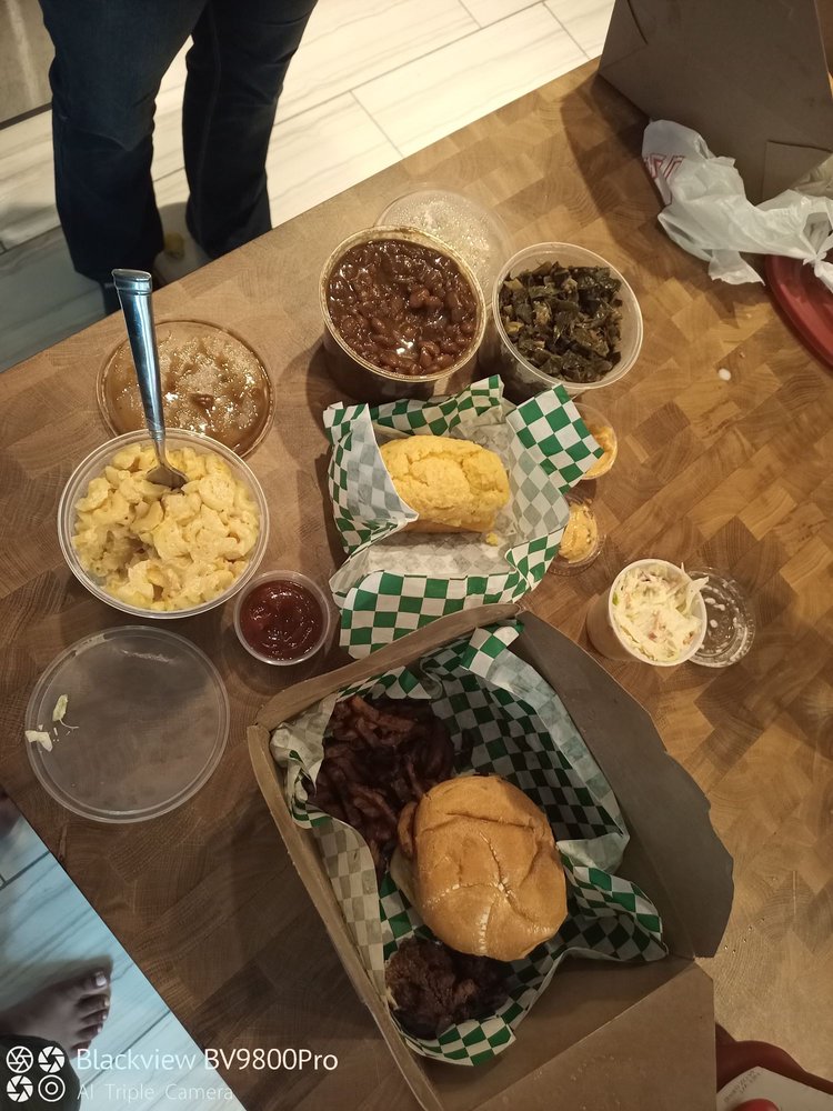 SPARKY’S ROADSIDE BARBECUE CLOSED 567 Photos & 729 Reviews