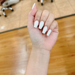 LA Nails & Tan