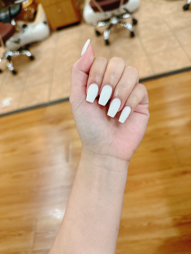 LA NAILS & TAN Updated October 2024 4446K Hwy 220 N, Summerfield