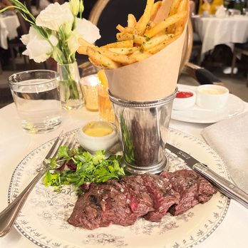 The Culver Hotel Bar & Restaurant - Steak frites! Yummy... - Hotels Near Me - Culver City, California The Culver Hotel Bar & Restaurant - Steak frites! Yummy... - Hotels Near Me - Culver City, California