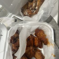 Mr. Wing Sports Grill and Bar - Honey Sriracha, Bourbon, Garlic Ranch Rub