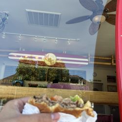 M & G Burgers - Cash only. Delicious patties.