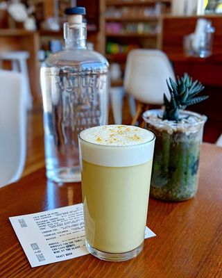 milk glass mrkt by null