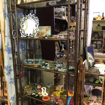 Cold Harbor Antique Mall - Baubles - Antiques Near Me - Mechanicsville, Virginia
