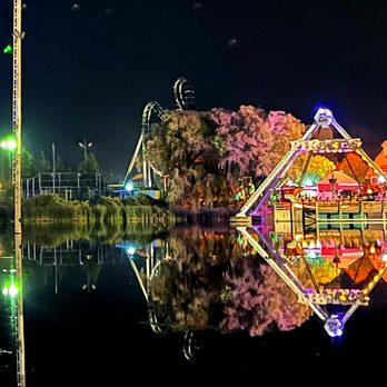 Six Flags Darien Lake - 2022 The lake reflections were amazing - Amusement Parks Near Me - Corfu, New York Six Flags Darien Lake - 2022 The lake reflections were amazing - Amusement Parks Near Me - Corfu, New York