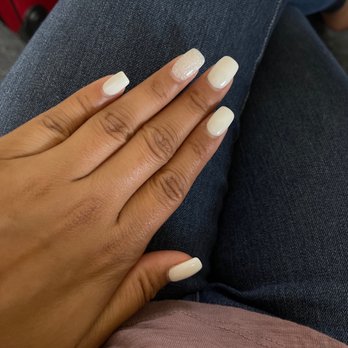 Berry Nails & Spa - Powder dip manicure - Nail Salons Near Me - Davenport, Florida