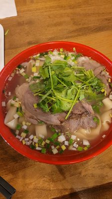 食宴兰州牛肉拉面 Shi Yan Lanzhou Beef Noodles by null