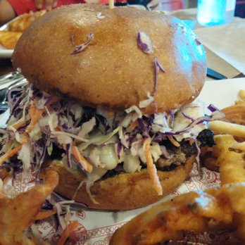 Guy Fieri's - Mayor of Flavortown burger - American Near Me - Cancún, ROO