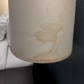 La Quinta by Wyndham Glen Rose - Lamp beside bed. Both looked like this. - Hotels Near Me - Glen Rose, Texas La Quinta by Wyndham Glen Rose - Lamp beside bed. Both looked like this. - Hotels Near Me - Glen Rose, Texas