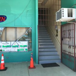 Rainbow Massage & Healing Center - Walkway entrance