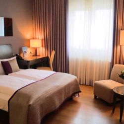 Wyndham Duisburger Hof - Guest room