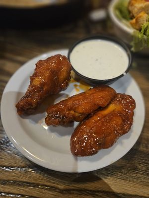 WINGERS Restaurant & Alehouse by null