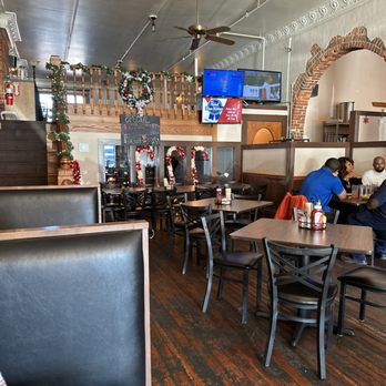 City Grille and Bar - Dining room - Bars Near Me - Mansfield, Ohio