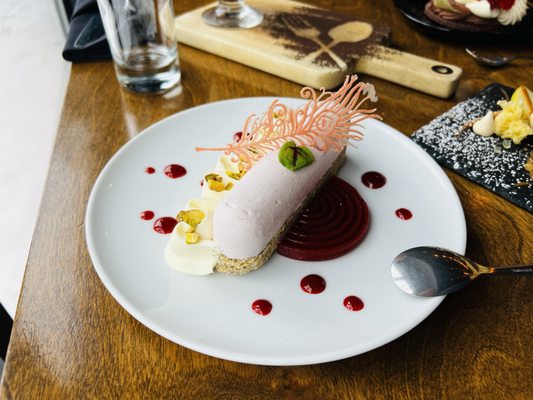 Caribou Gourmand - Restaurant de Terroir Québécois - Souper et Brunch et grande terrasse by null