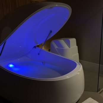 Pause Venice - A different angle of the pod in the room - Float Spa Near Me - Los Angeles, California
