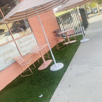 Whata Peach - Cute outdoor seating - Juice Bars & Smoothies Near Me - Studio City, California Whata Peach - Cute outdoor seating - Juice Bars & Smoothies Near Me - Studio City, California