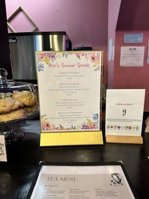 Alice in the Village by null