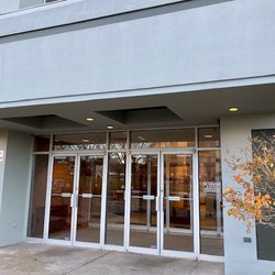 UPMC Dermatology - North Hills - Front entrance to the building